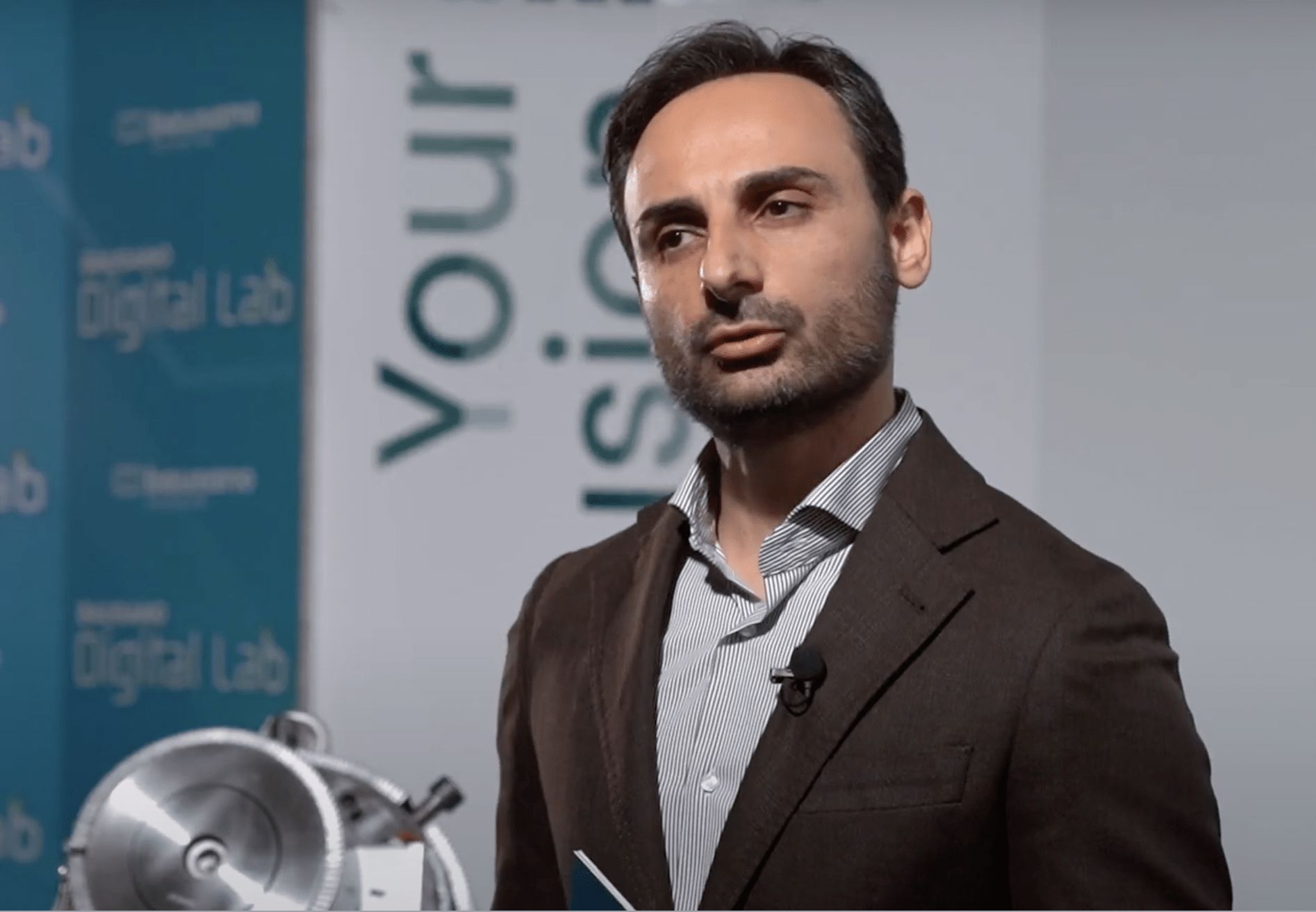 Giorgio Critelli presenting Giorgio Critelli presenting